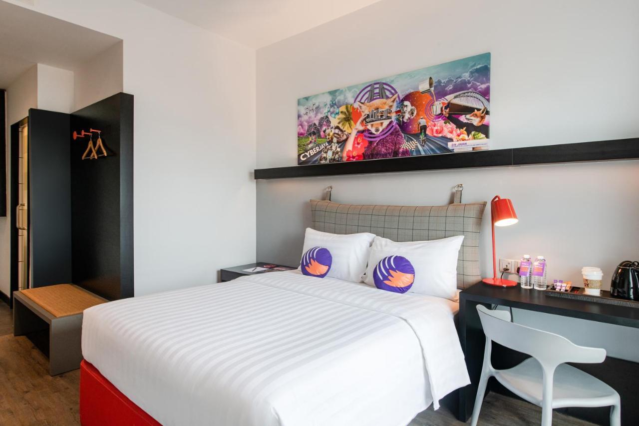 Fox Lite Hotel Dpulze Cyberjaya Exterior photo